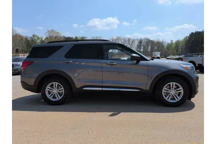 $28975 : Ford Explorer 2024 XLT 4dr S image 3