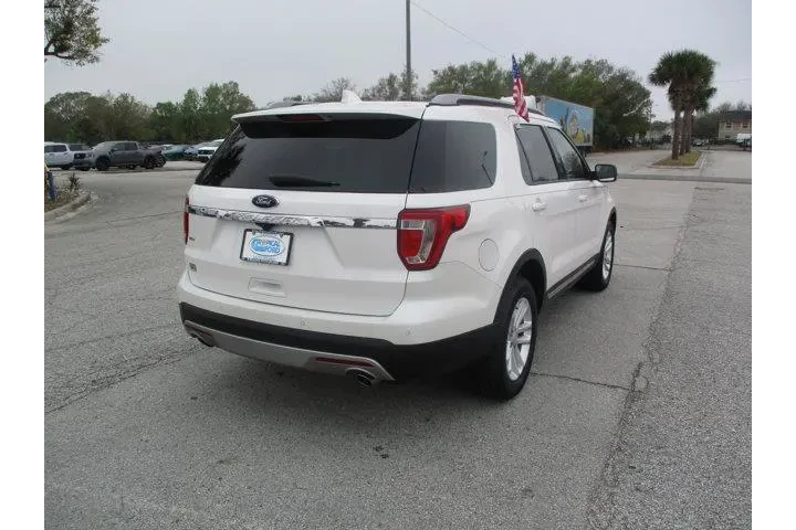 $16995 : Ford Explorer 2017 XLT 4dr S image 7