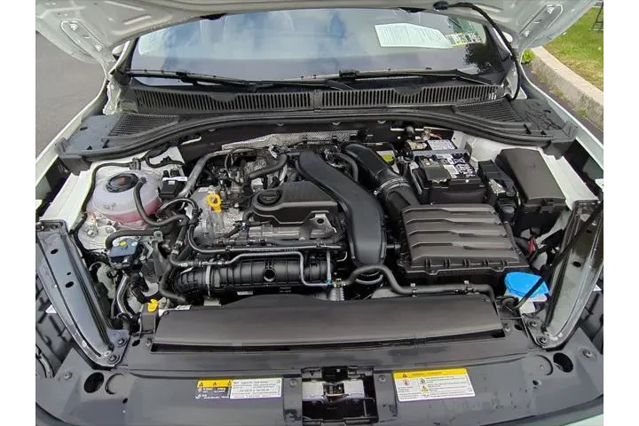 $22395 : Volkswagen Jetta 2025 SE 4dr image 10