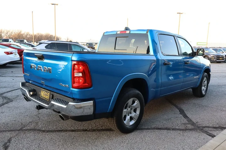 $38988 : 2025 1500 Big Horn 4x4 Crew C image 4