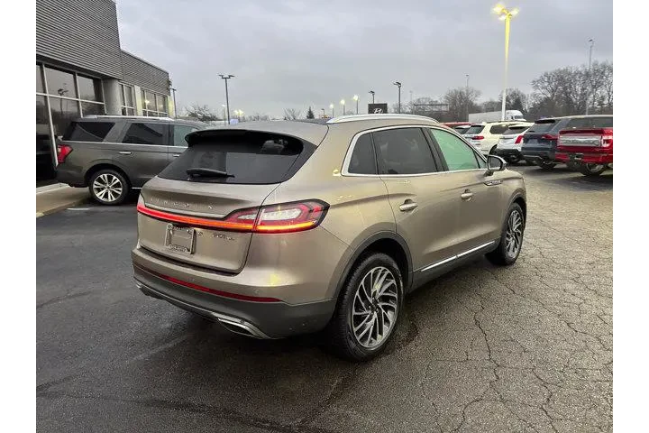 $17985 : Lincoln Nautilus 2019 AWD Re image 7