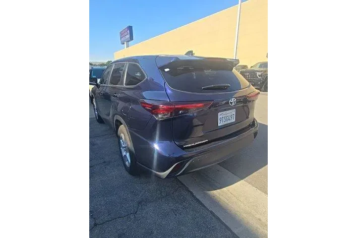 $37000 : Toyota Highlander 2025 LE 4d image 3