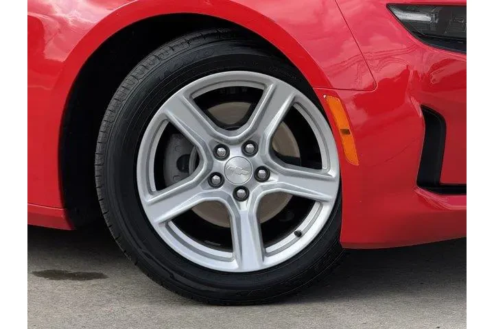 $24343 : Chevrolet Camaro 2023 LT 2dr image 3