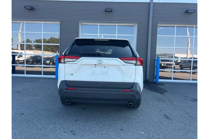 $24999 : Toyota RAV4 2024 LE 4dr SUV image 3