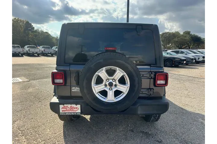 $27990 : Jeep Wrangler Unlimited 2021 image 6