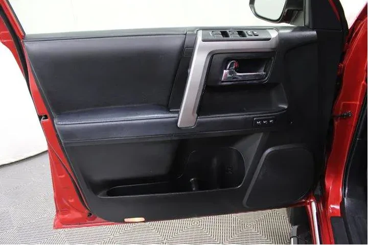 $39983 : Toyota 4Runner 2022 AWD Limi image 5