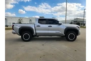 $35555 : Toyota Tacoma 2024 4x4 SR5 4 thumbnail