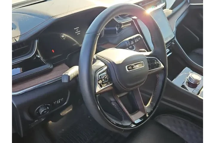 $37500 : Jeep Grand Cherokee 2023 4x2 image 2