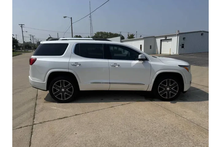 $15900 : 2017 GMC Acadia Denali image 8