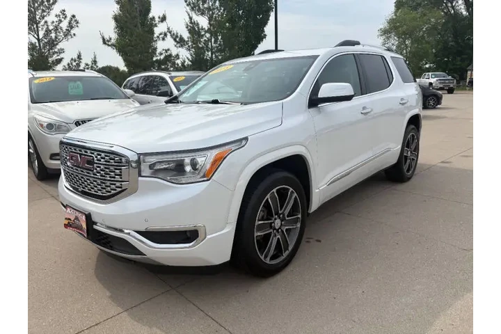 $17950 : 2018 GMC Acadia Denali image 1