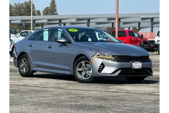 $23990 : Kia K5 2022 LX 4dr Sedan image 1