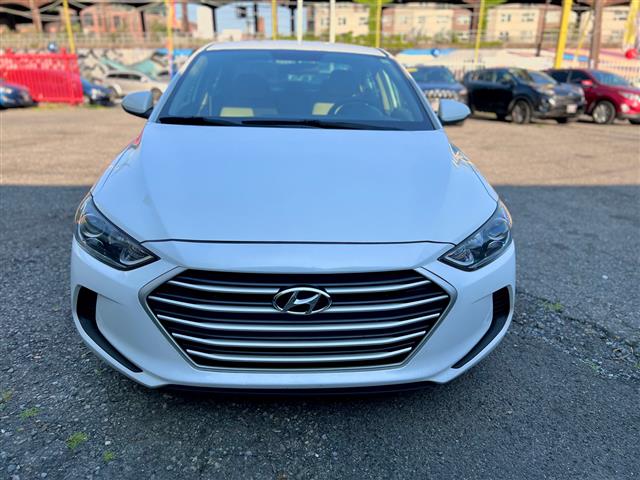 2017 Elantra SE image 2