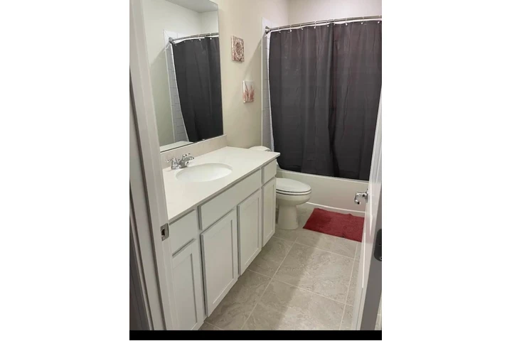 $850 : Alquilo habitaciones kissimmee image 3