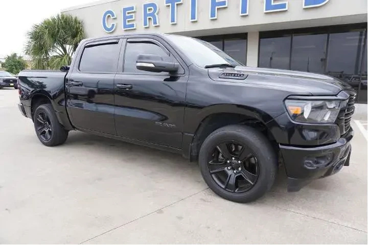 $32788 : Ram 1500 2021 4x4 Lone Star image 1