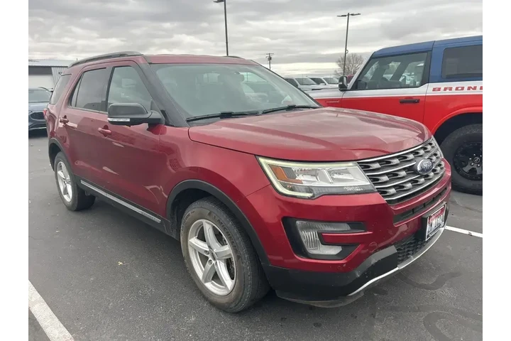 $17995 : Ford Explorer 2017 AWD XLT 4 image 2