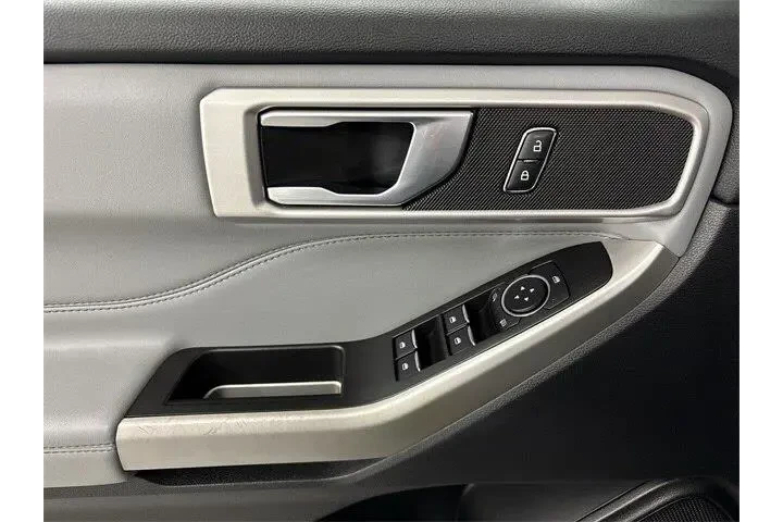 $28500 : Ford Explorer 2022 AWD XLT 4 image 5