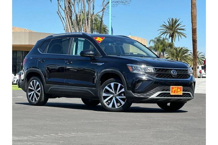 $22990 : Volkswagen Taos 2023 SE 4dr image 1