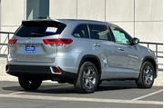 $26500 : Toyota Highlander 2017 Limit thumbnail