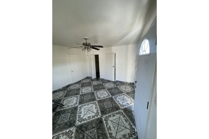 $1300 : BELL GARDENS. image 1