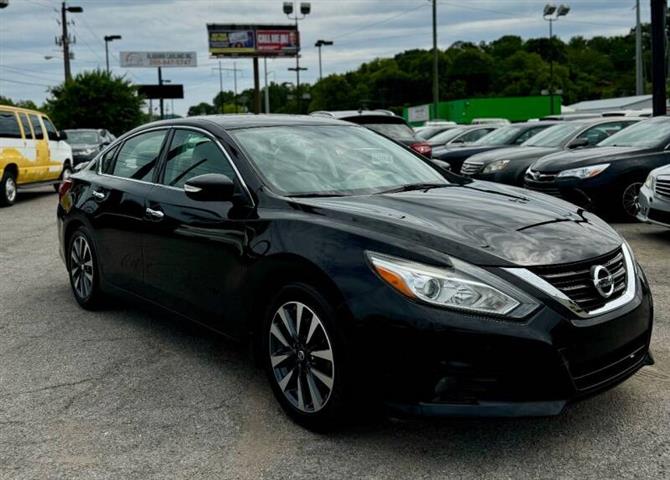 $9500 : 2016 Altima 2.5 SL image 4