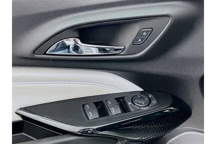 $24975 : Chevrolet Trax 2025 LT 4dr C image 9