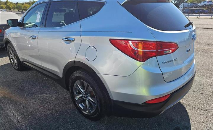 $13000 : 2015 HYUNDAI SANTA FE SPORT image 5