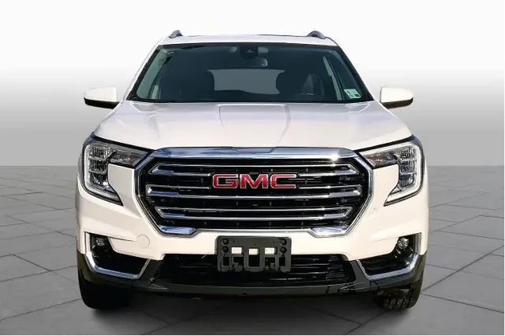 $20381 : GMC Terrain 2022 SLT 4dr SUV image 3