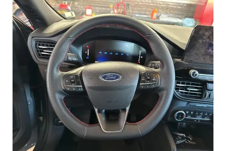 $22797 : Ford Escape 2025 ST-Line 4dr image 10