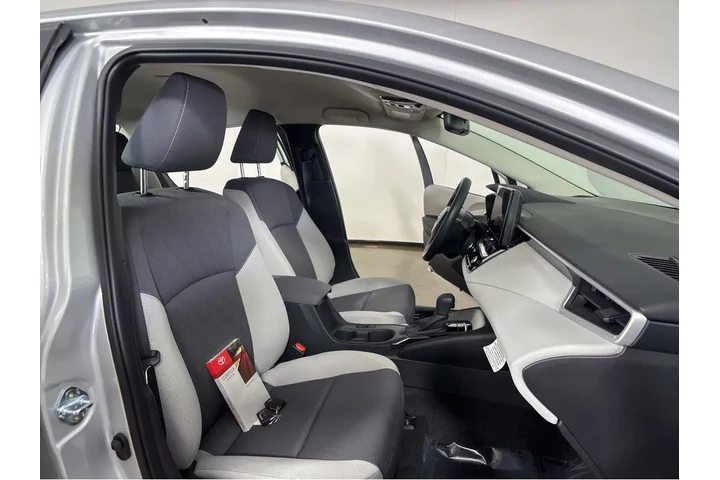 $23997 : Gold Certified2025 Corolla LE image 4