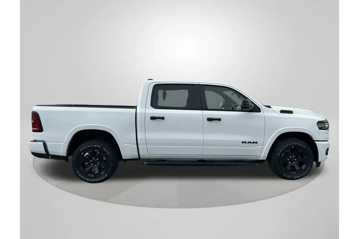 $37720 : Ram 1500 2025 4x2 Big Horn 4 image 7