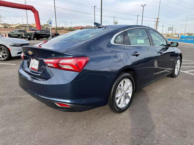 $20995 : Pre-Owned 2021 Malibu LT Seda image 6