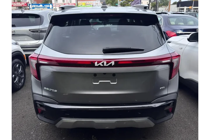 $20895 : Kia Seltos 2024 AWD S 4dr SU image 5