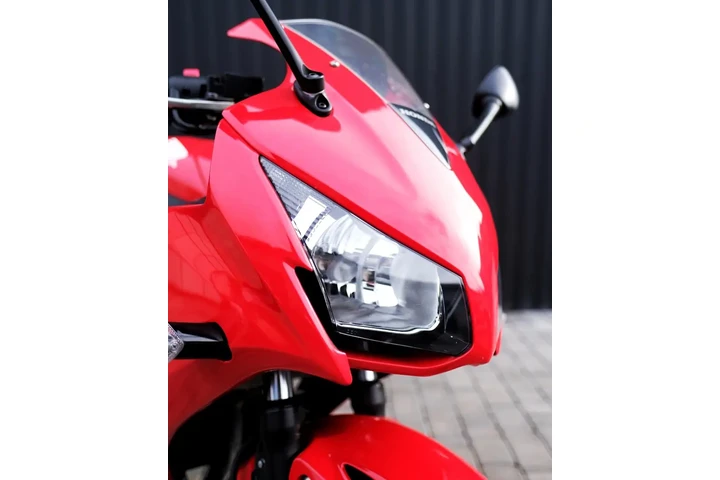 $900 : Honda CBR300R Gris Mate Metali image 4