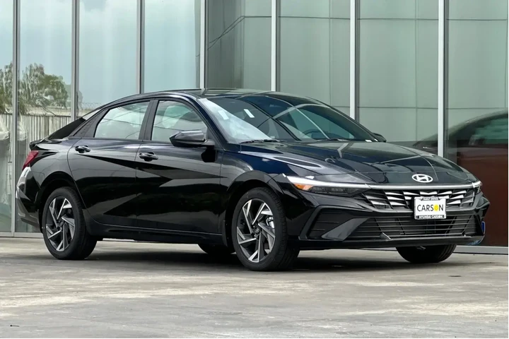 $23000 : Hyundai ELANTRA 2025 SEL Spo image 2