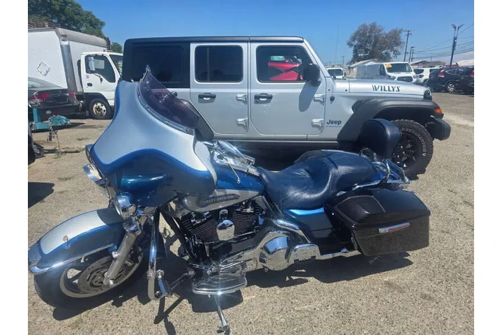 $7800 : 2005 Harley-Davidson Electra image 2