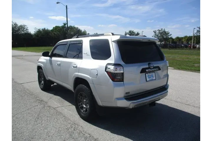 $35995 : Toyota 4Runner 2019 4x4 SR5 image 5