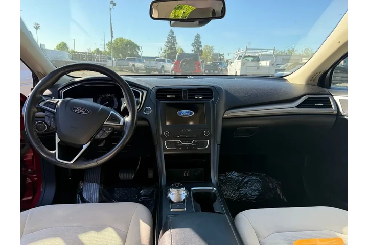 $15750 : Ford Fusion 2019 SE 4dr Seda image 9