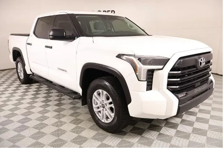 $39928 : Toyota Tundra 2024 4x4 SR5 4 image 1