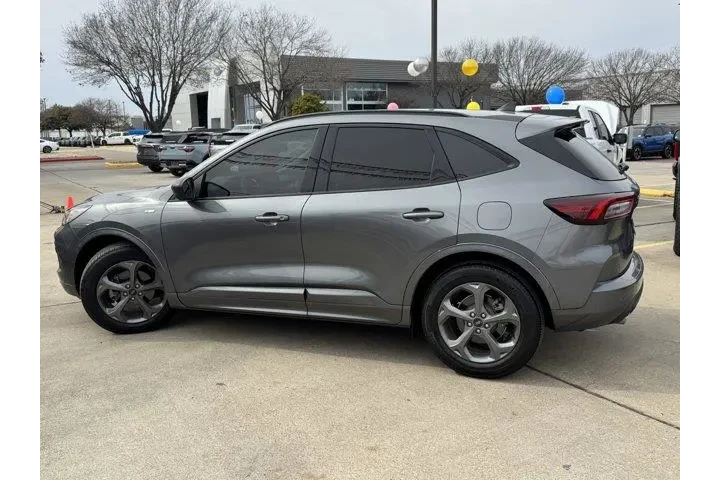 $28999 : Ford Escape 2023 ST-Line 4dr image 9