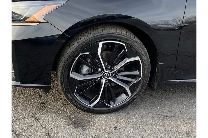 $19987 : Nissan Altima 2025 2.5 SR 4d image 8