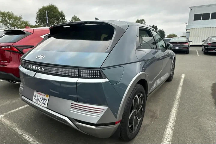 $30990 : Hyundai IONIQ 5 2023 Limited image 3