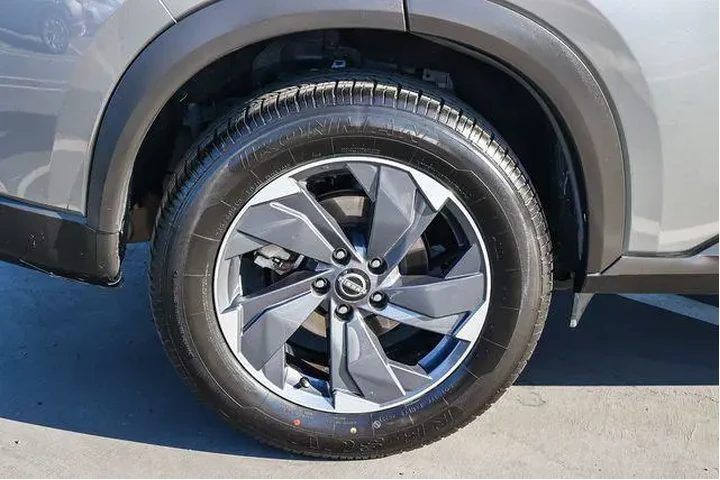 $19998 : Nissan Rogue 2024 SV 4dr Cro image 8