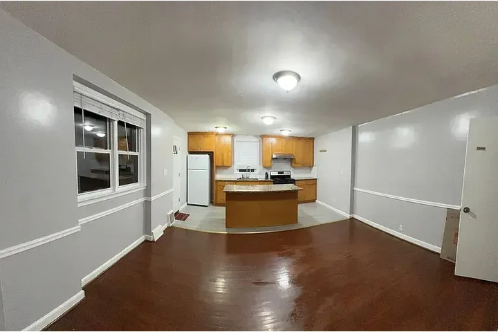 $1350 : HOUSE FOR RENT IN PLIHADELLPIA image 9