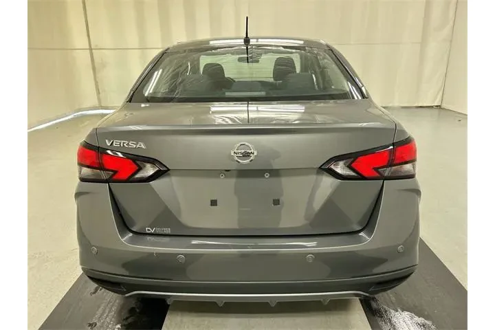$17899 : Nissan Versa 2022 S 4dr Seda image 3