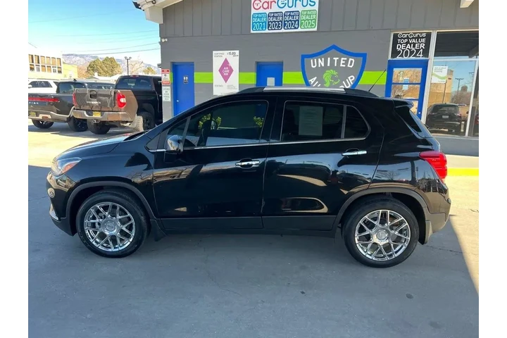 2020 Trax LT FWD image 8