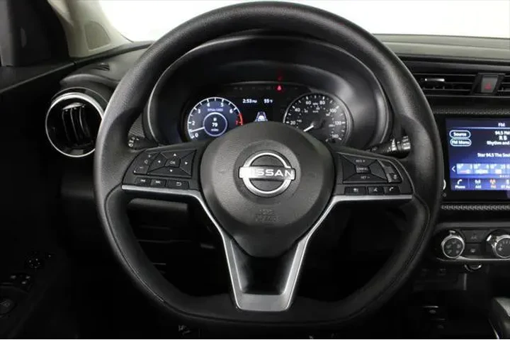 $17763 : Nissan Kicks 2024 SV 4dr Cro image 10