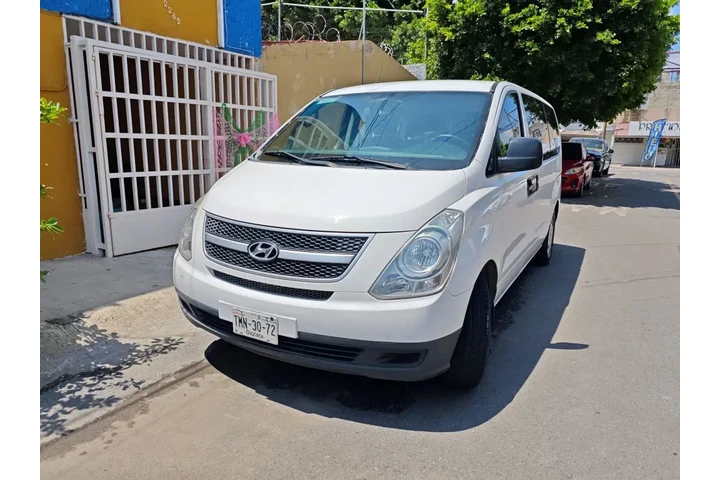$115000 : H100 2013 12 PASAJEROS DIESEL image 2