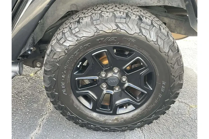 $15735 : Jeep Wrangler Unlimited 2015 image 9