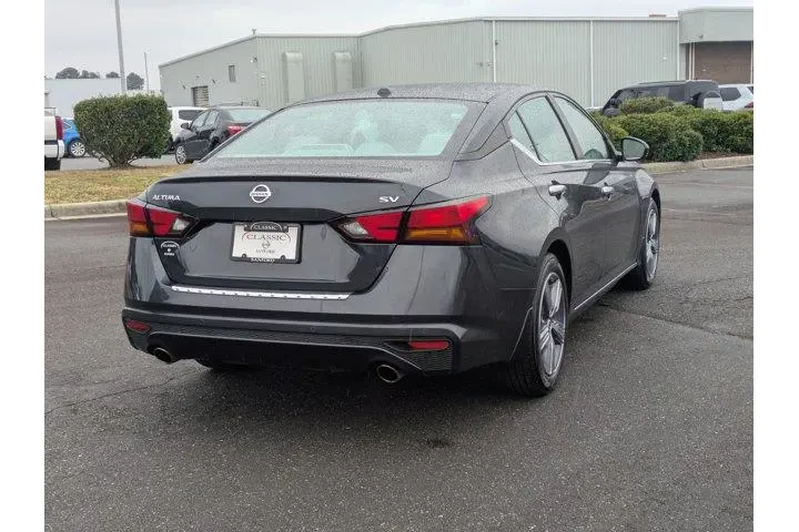 $15998 : Nissan Altima 2021 2.5 SV 4d image 6