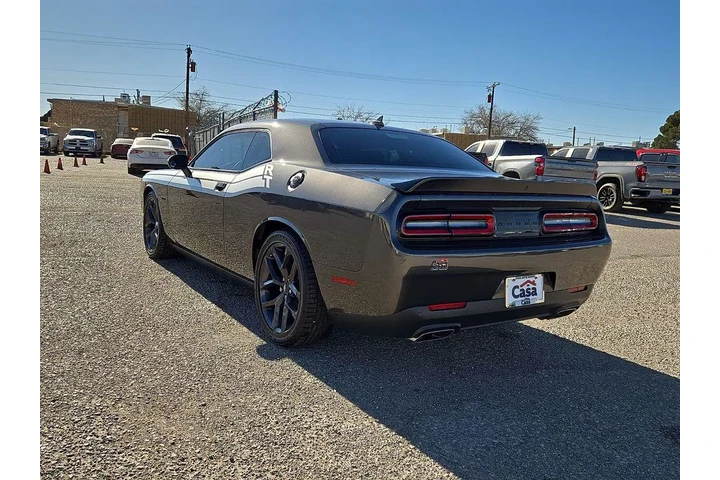 $37995 : Dodge Challenger 2023 R/T 2d image 4
